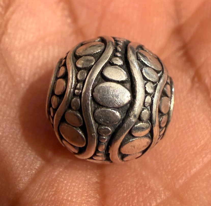 Unsigned Brighton Style Silver Tone Bracelet Charm